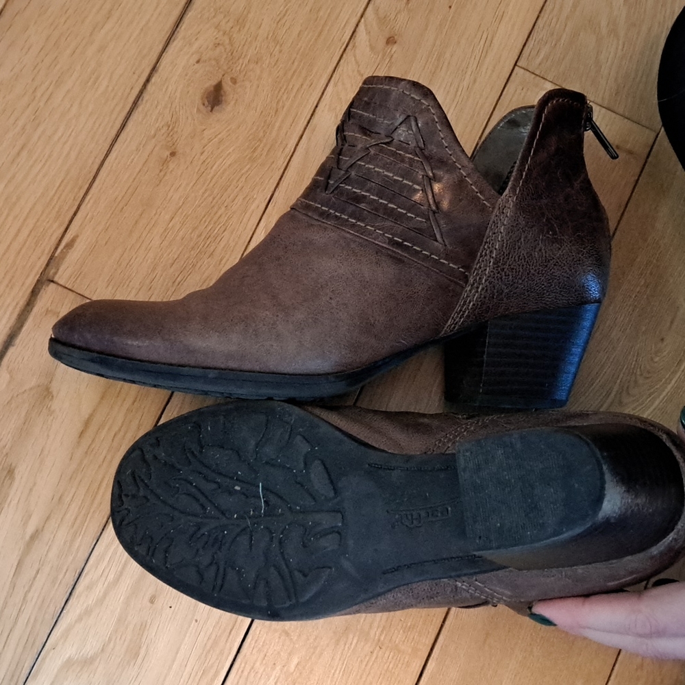 earth boots